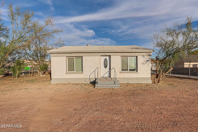 property at 580 Chula Vista St