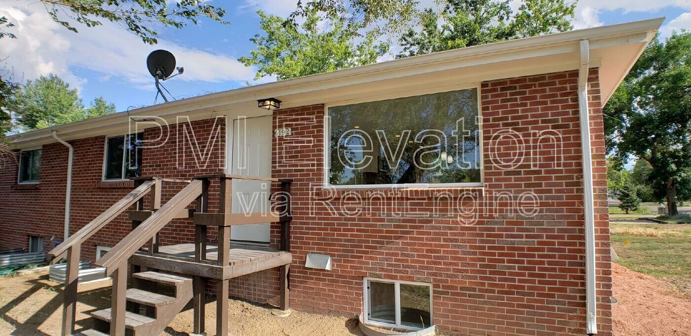 6192 W Bayaud Ave in Lakewood, CO - Building Photo
