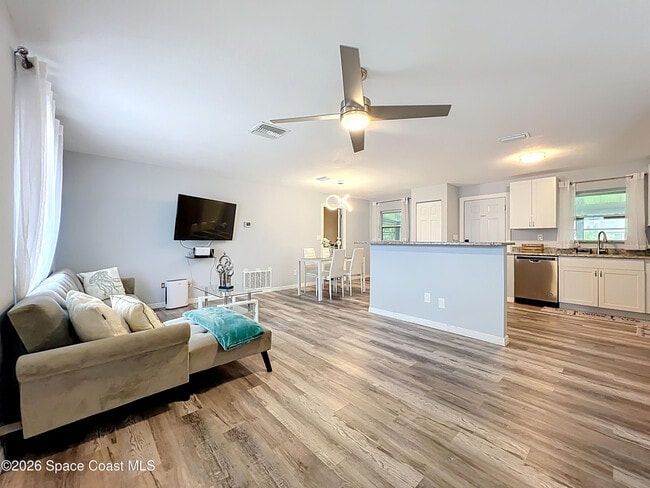 760 Becker Ave NE in Palm Bay, FL - Building Photo - Building Photo