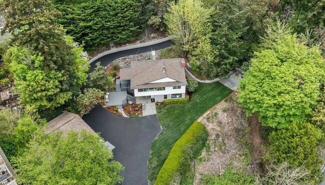property at 8953 NE 116th Pl