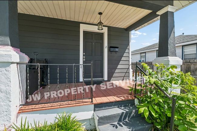 1611 Hesiod St in Metairie, LA - Building Photo - Building Photo