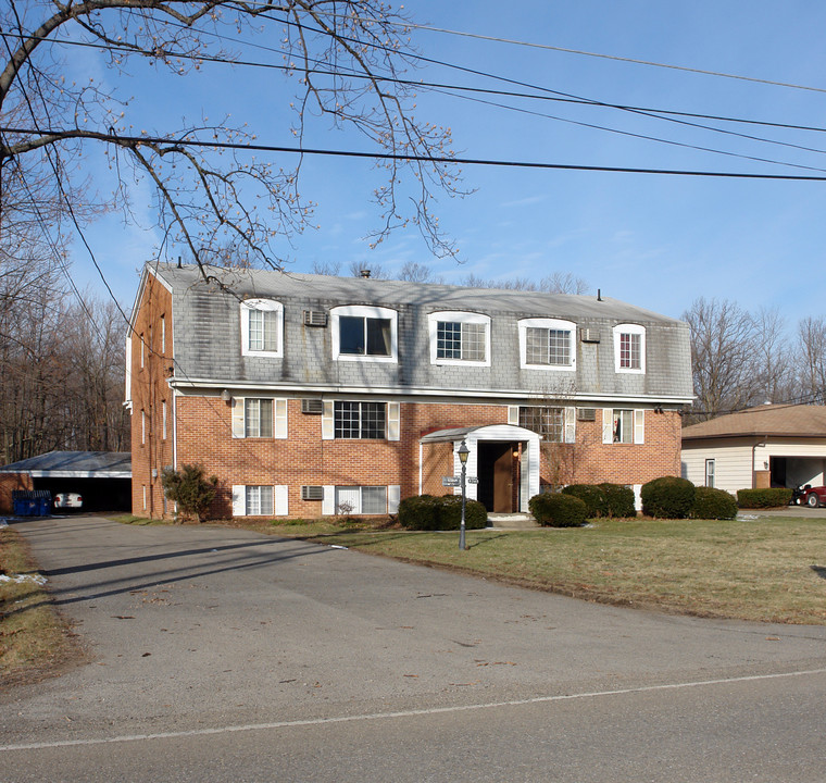 8280 Southern Blvd in Youngstown, OH - Foto de edificio