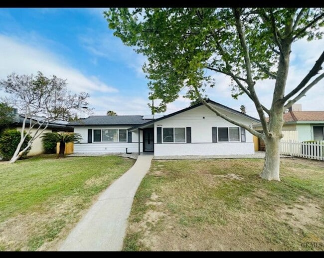 property at 3404 Planz Rd