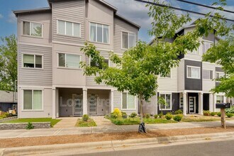 17854 SW Rudolph Ln in Aloha, OR - Building Photo - Building Photo