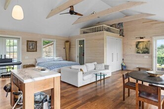 27 Landing Ln in Southampton, NY - Building Photo - Building Photo