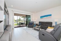 4405 Aurora St in Naples, FL - Foto de edificio - Building Photo