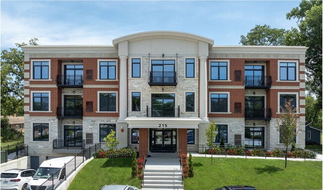 Elite Luxury Apartments in Lombard, IL - Building Photo - Building Photo