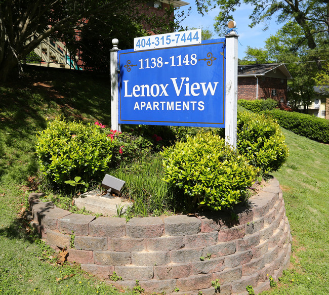 Lenox View Apartments in Atlanta, GA - Foto de edificio - Building Photo