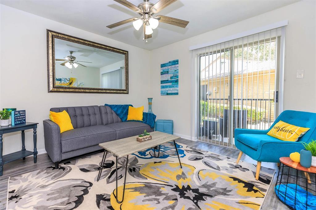 5555 Holly View Dr in Houston, TX - Building Photo