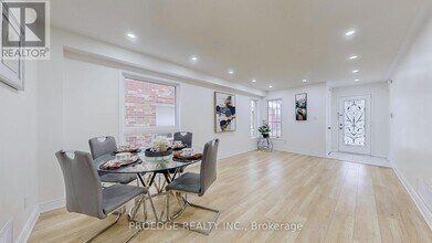 31 Luella Crescent in Brampton, ON - Building Photo - Building Photo
