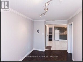 714 R Dufferin St in Toronto, ON - Building Photo - Building Photo