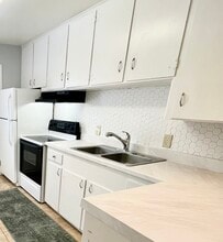 11609 Chimney Rock Rd in Houston, TX - Building Photo - Building Photo