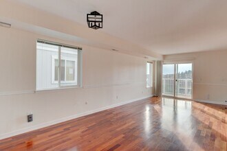 30875 State Rte 20 in Oak Harbor, WA - Building Photo - Building Photo
