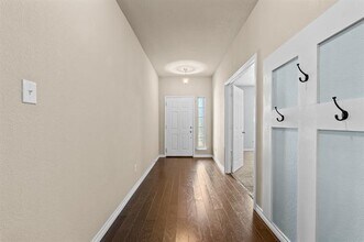 8613 Vista Royale Dr in Fort Worth, TX - Building Photo - Building Photo