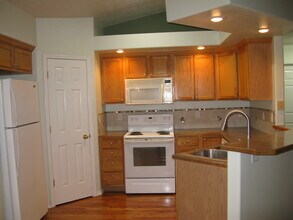 2020 E Laguna Ave in Nampa, ID - Building Photo - Building Photo