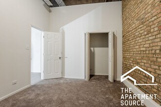 1621 N Kedzie Ave in Chicago, IL - Building Photo - Building Photo