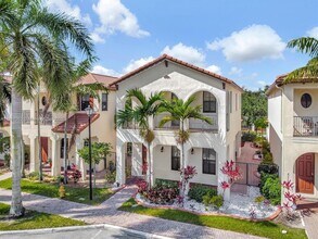 8354 NW 39th Ct in Pembroke Pines, FL - Building Photo - Building Photo