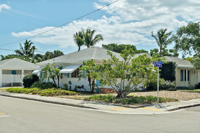 1032 N J St in Lake Worth, FL - Foto de edificio - Building Photo