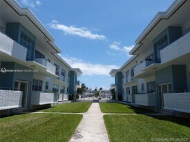 250 S Shore Dr in Miami Beach, FL - Building Photo