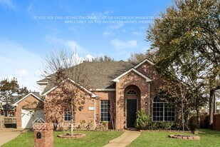 1313 Sheffield Dr in Mansfield, TX - Building Photo