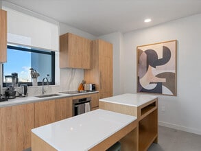 11 NE 6th St, Unit SI ID1376602P in Miami, FL - Building Photo - Building Photo