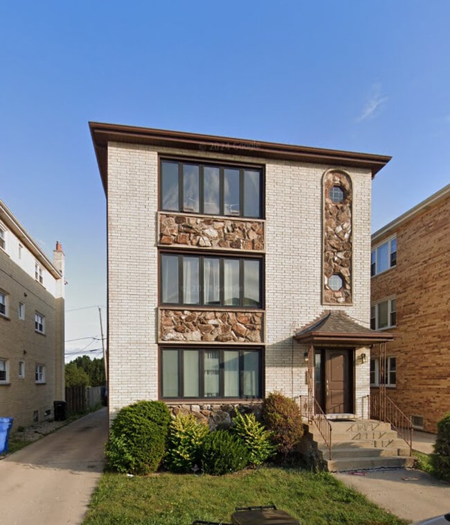 property at 7854 W Cahill Terrace