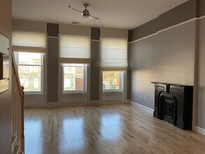 353 Main St, Unit 3-2 in Middletown, CT - Building Photo - Building Photo