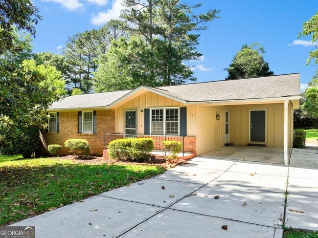 property at 383 Dan Pl SE