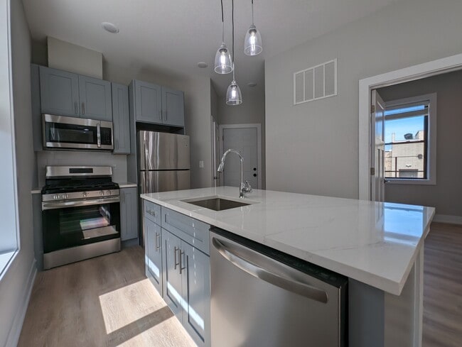 441 W Belden Ave, Unit 9