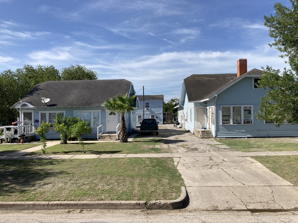 201 E Washington Ave in Harlingen, TX - Building Photo