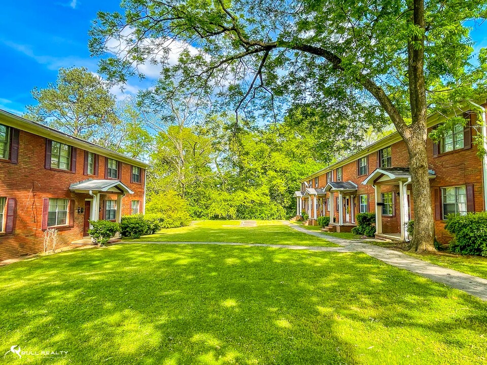 Hawthorne Manor in Atlanta, GA - Foto de edificio