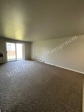 121 N Woodbridge St in Saginaw, MI - Foto de edificio - Building Photo