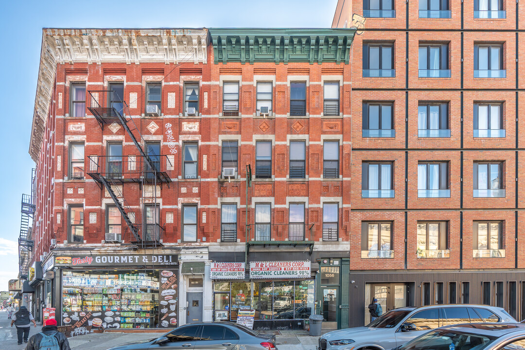 1058 Greene Ave in Brooklyn, NY - Foto de edificio