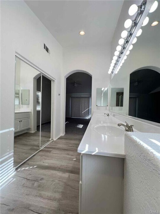 39746 Hook St in Palmdale, CA - Building Photo