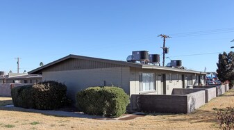 7102 E Oak St in Scottsdale, AZ - Building Photo