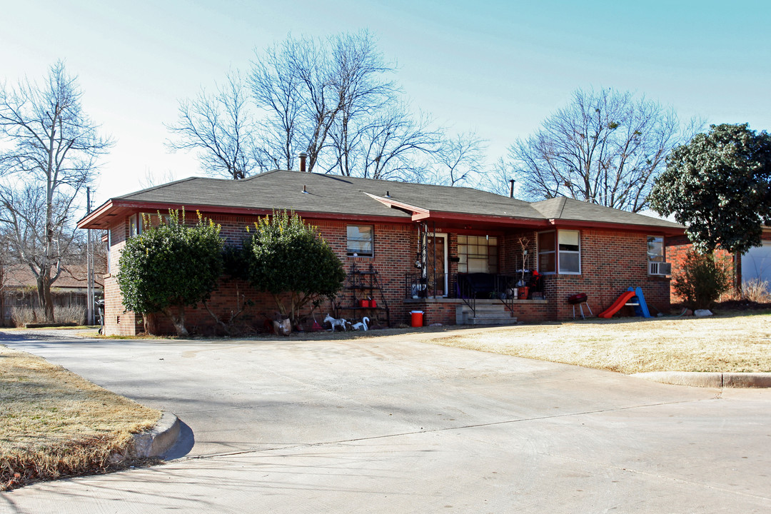 2000 NW 33rd St in Oklahoma City, OK - Building Photo