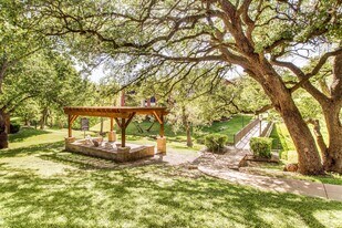 Foxwood in Austin, TX - Building Photo