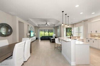 10087 Chesapeake Bay Dr in Ft. Myers, FL - Building Photo - Building Photo