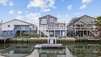 306 49th Ave N in North Myrtle Beach, SC - Building Photo