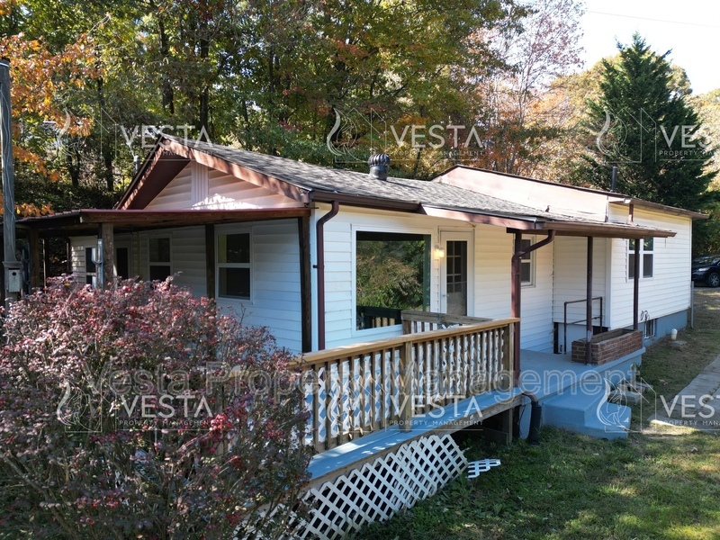 78 Old Oak Hill Rd in Candler, NC - Building Photo