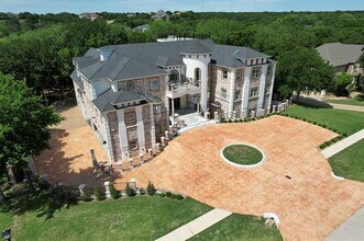 2415 Amber Leaf Ct in Cedar Hill, TX - Building Photo - Building Photo