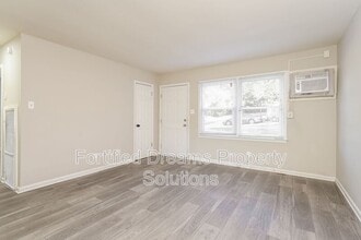 904 Lowdermilk St in Greensboro, NC - Building Photo - Building Photo