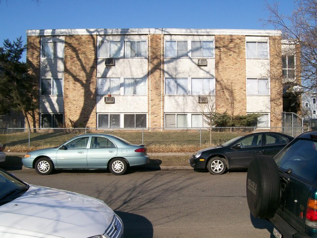 3132 S Pleasant Ave in Minneapolis, MN - Building Photo - Building Photo