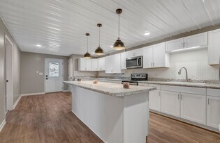 5440 Eugene Kennedy Ln in Cedar Hill, TN - Building Photo