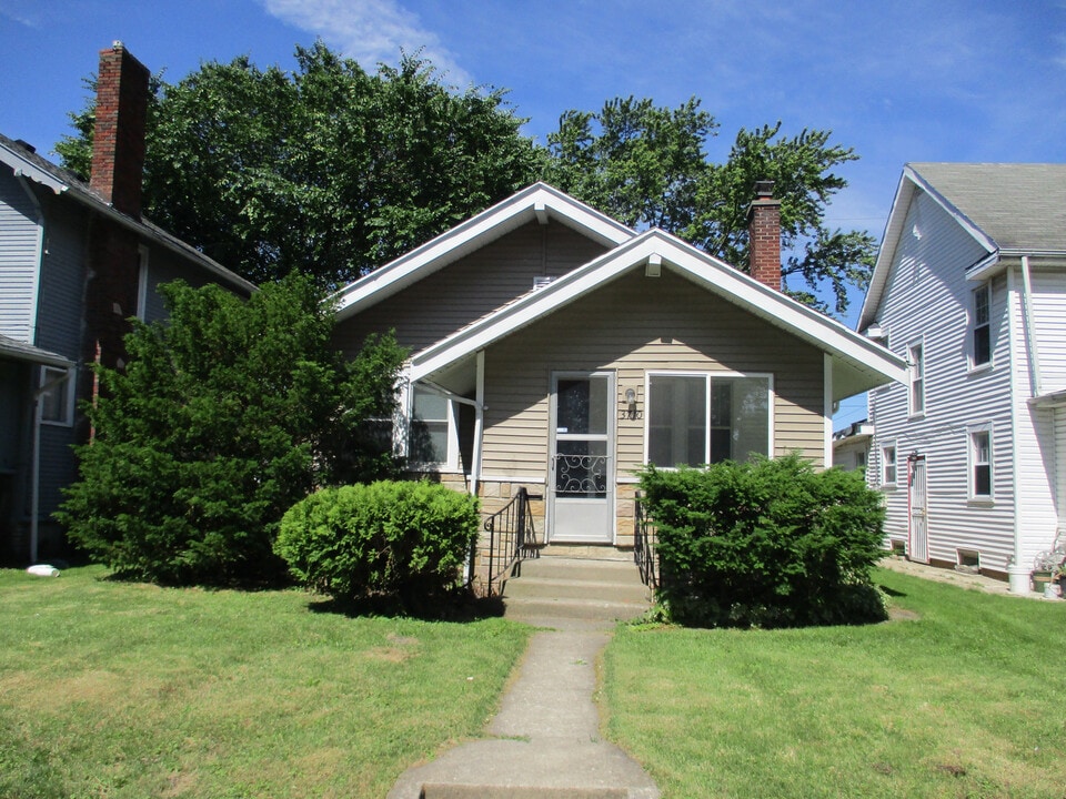 3710 S Hanna St in Fort Wayne, IN - Building Photo