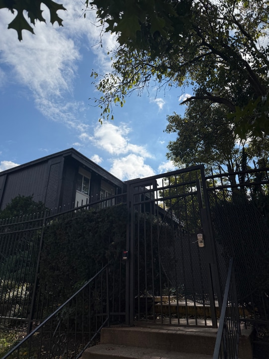 807 W 40th St in Kansas City, MO - Building Photo