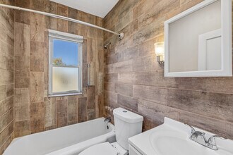 5312 Genesee St, Unit 3 in Bowmansville, NY - Foto de edificio - Building Photo