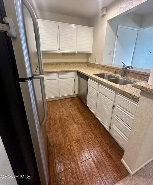 2491 Chandler Ave in Simi Valley, CA - Building Photo - Building Photo