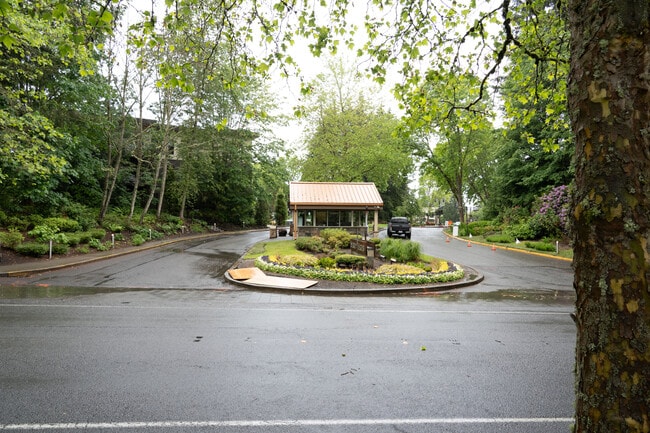 Emerald Heights in Redmond, WA - Building Photo - Building Photo