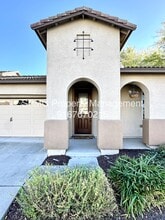 1528 Morning Glory Ln in Roseville, CA - Building Photo - Building Photo